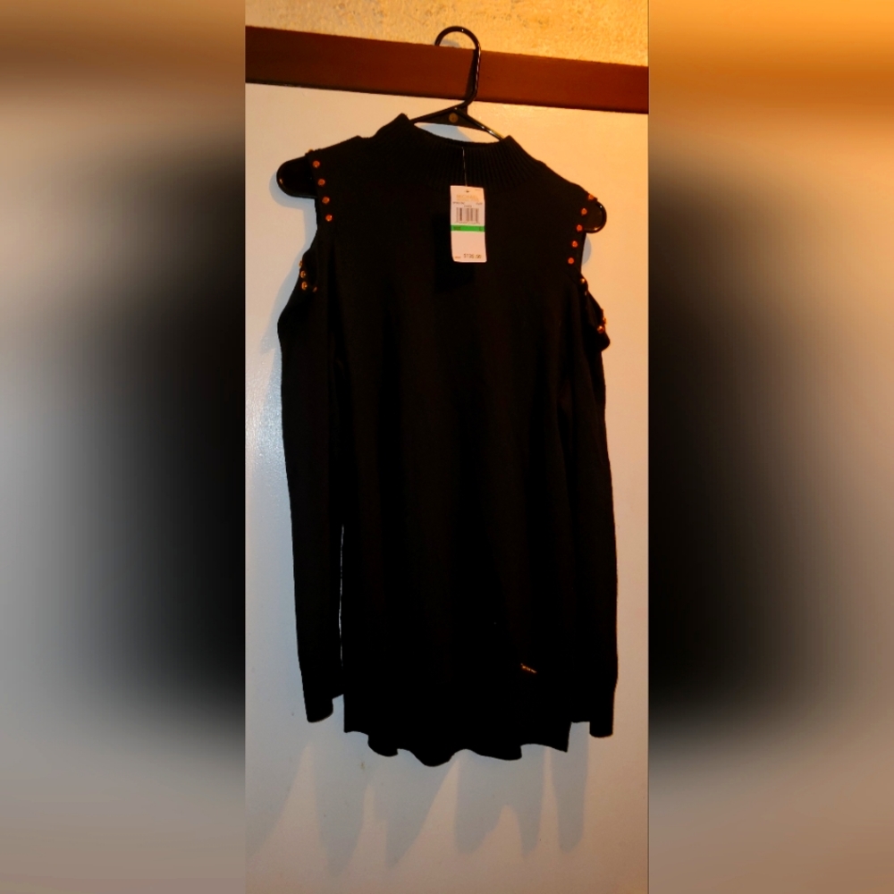 Michael kors cold shoulder shirt lge